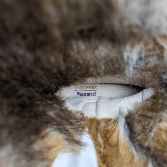 Skechers Skech-tex Waterproof  Womens white Boots Size 8.5M faux coyote fur line - Picture 8 of 11